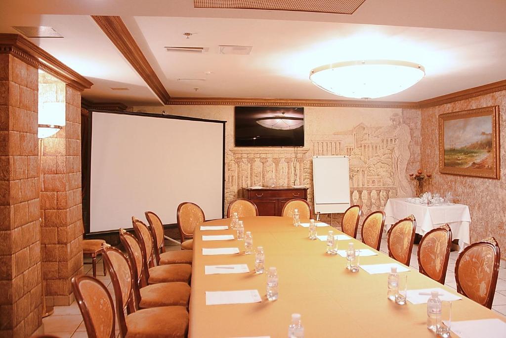 Optima Collection Podil Plaza Hotel Kiev Luaran gambar