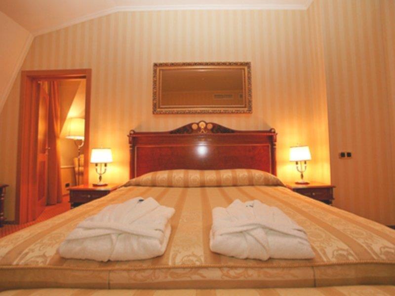 Optima Collection Podil Plaza Hotel Kiev Luaran gambar