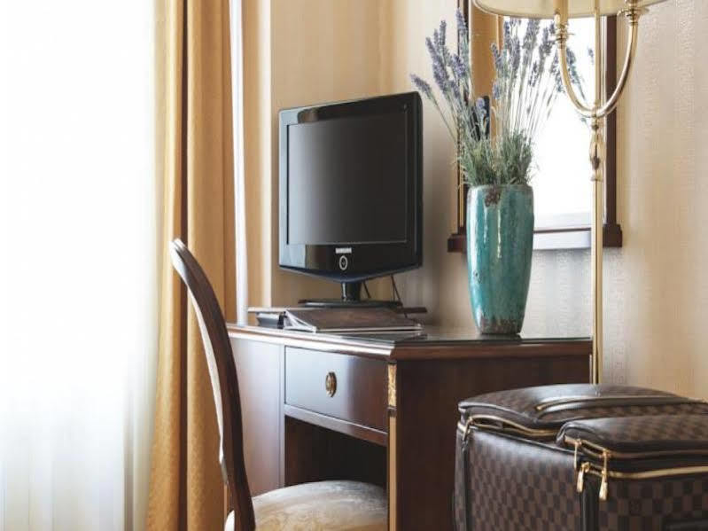 Optima Collection Podil Plaza Hotel Kiev Luaran gambar