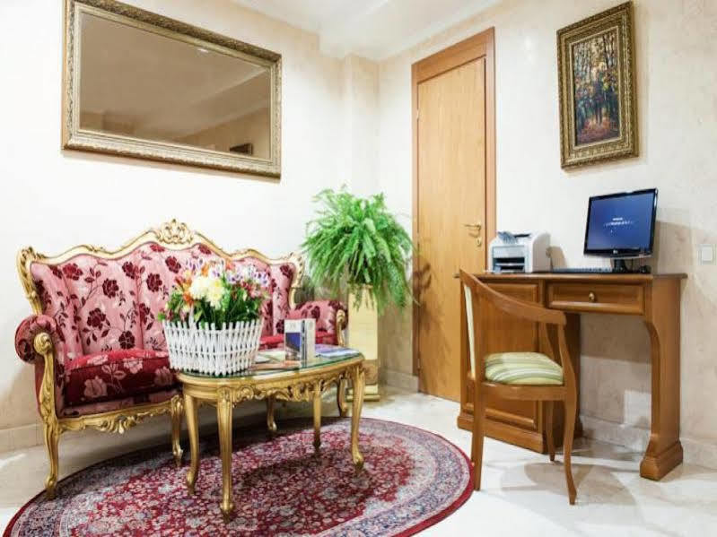 Optima Collection Podil Plaza Hotel Kiev Luaran gambar