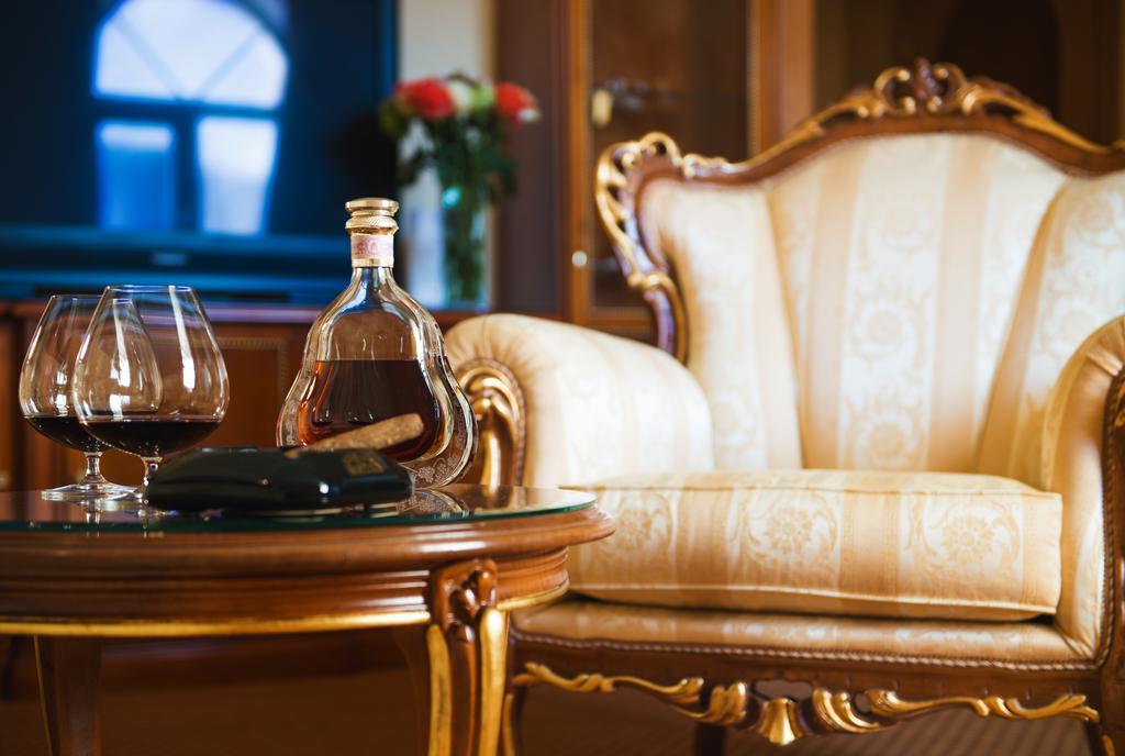 Optima Collection Podil Plaza Hotel Kiev Luaran gambar