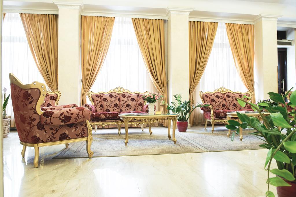 Optima Collection Podil Plaza Hotel Kiev Luaran gambar