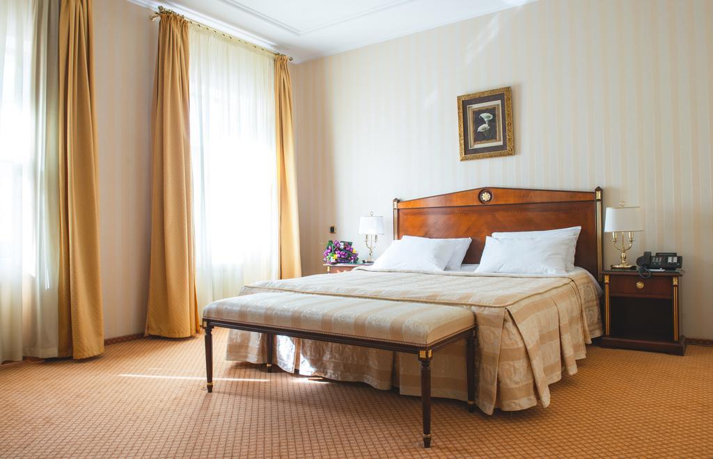 Optima Collection Podil Plaza Hotel Kiev Luaran gambar