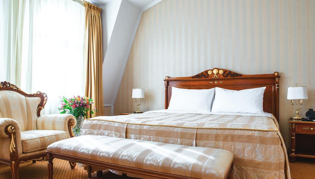 Optima Collection Podil Plaza Hotel Kiev Luaran gambar