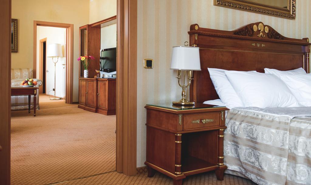 Optima Collection Podil Plaza Hotel Kiev Luaran gambar